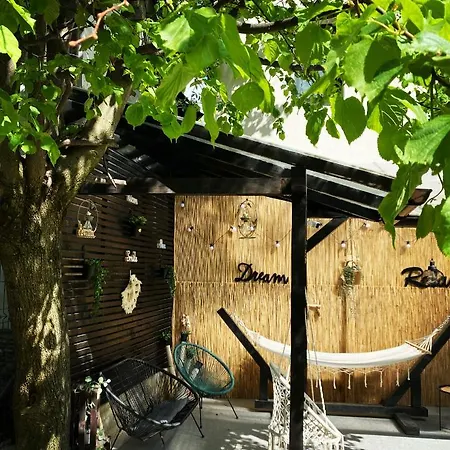 Queen's Heart Apartment