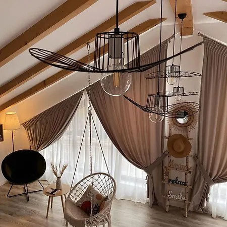 Queen's Heart Apartment *